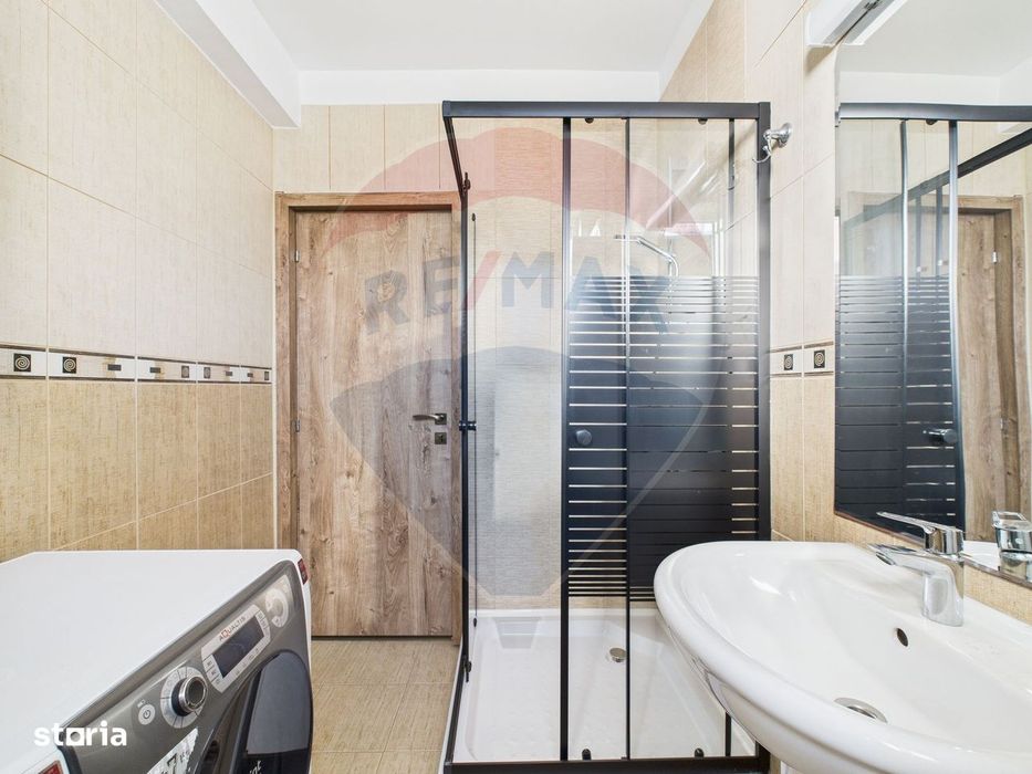 De inchiriat apartament 4 camere | Curte 127 mp | Foisor & parcare