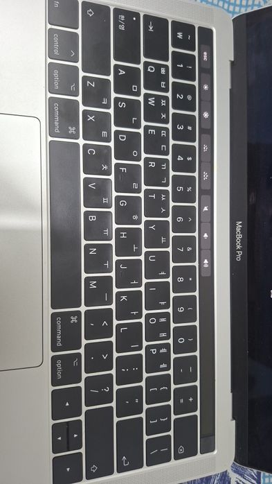 Macbook pro sotiladi srochno