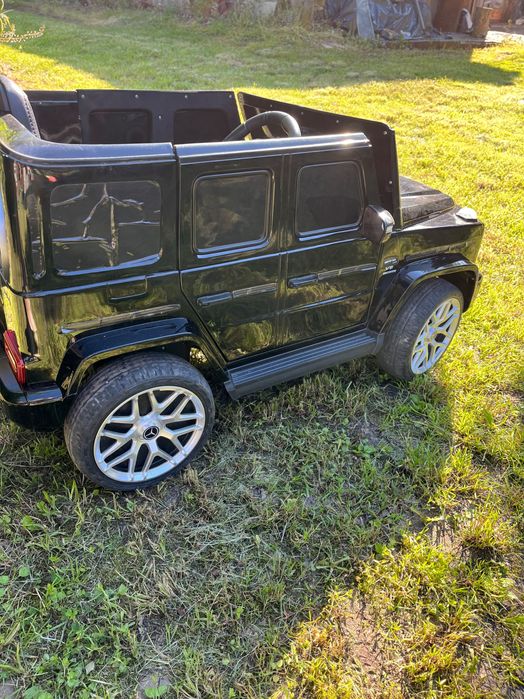 Акумулаторен джип Mercedes