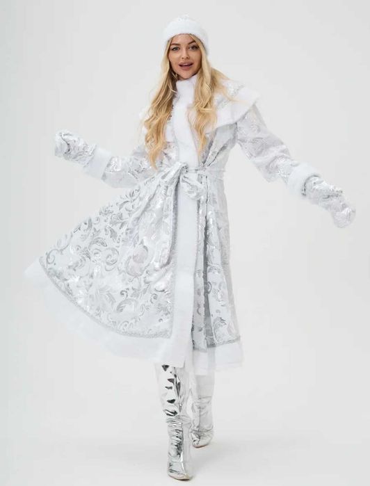 Дед Мороз и Снегурочка.