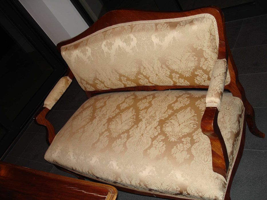 Salon stil Biedermeier , lemn solid , in stare foarte buna . SPECIAL