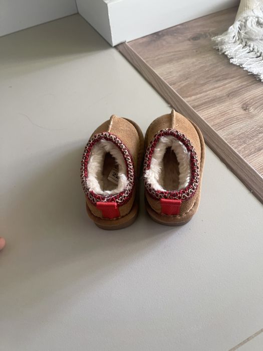 Обувь уги универсальная