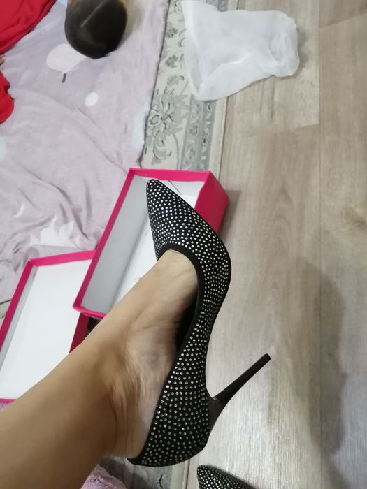 Туфли со стразами 37 размер