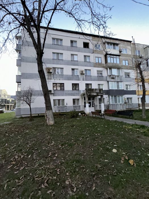 Vând garsonieră la parter – Faleza Orșova, zona Evantai