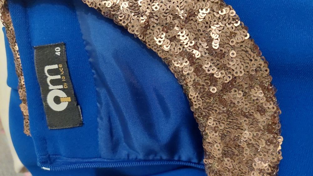 Продаю платье праздничное, размер 44-46