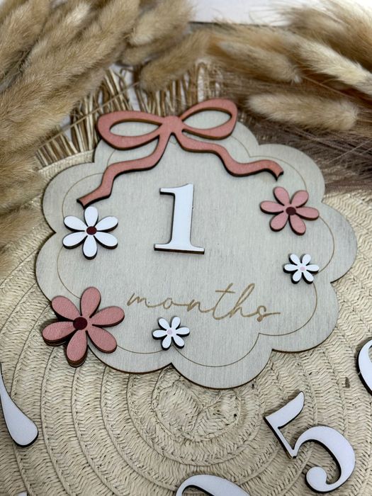 Дървена табелка с месеци