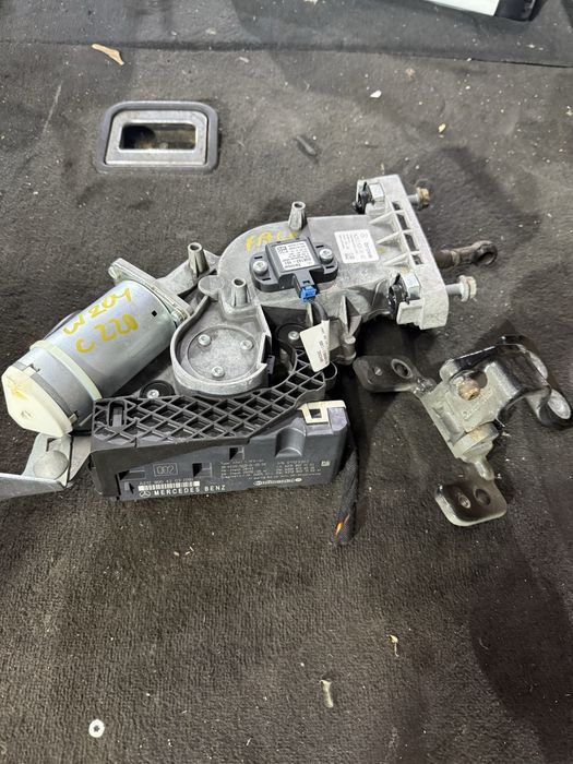 Механизъм за ел. Багажник за mercedes c klass w204