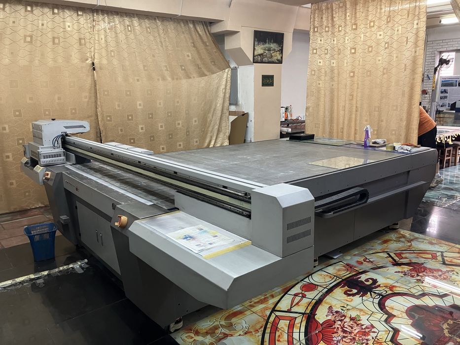 УФ принтер.