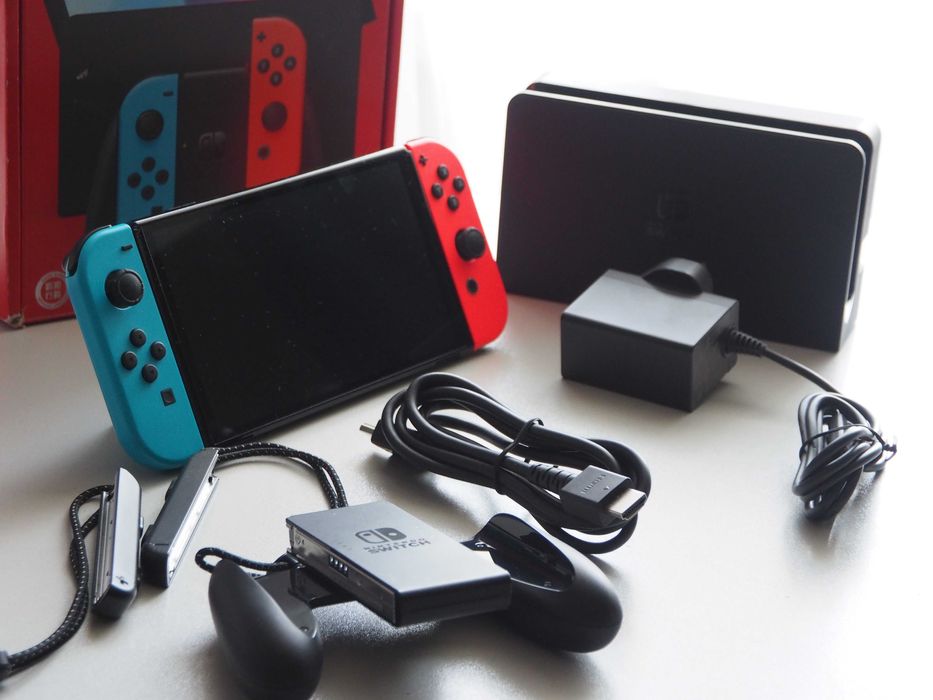 Nintendo Switch OLED 64GB