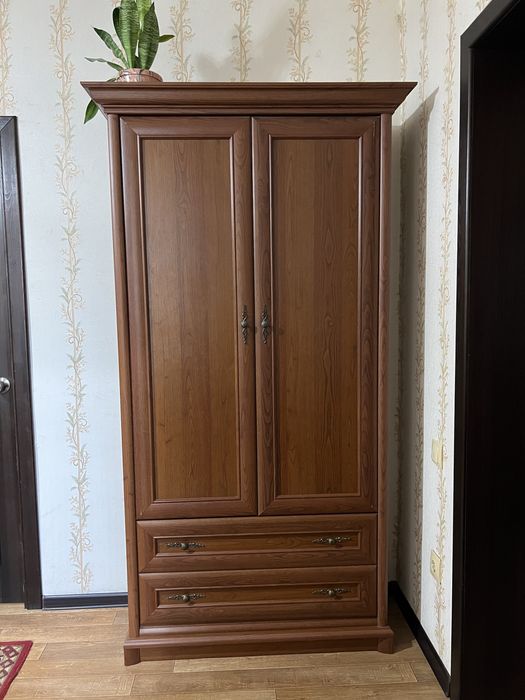 Шкаф полочный для гостиной