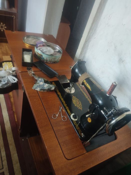 Продам швеиную машину