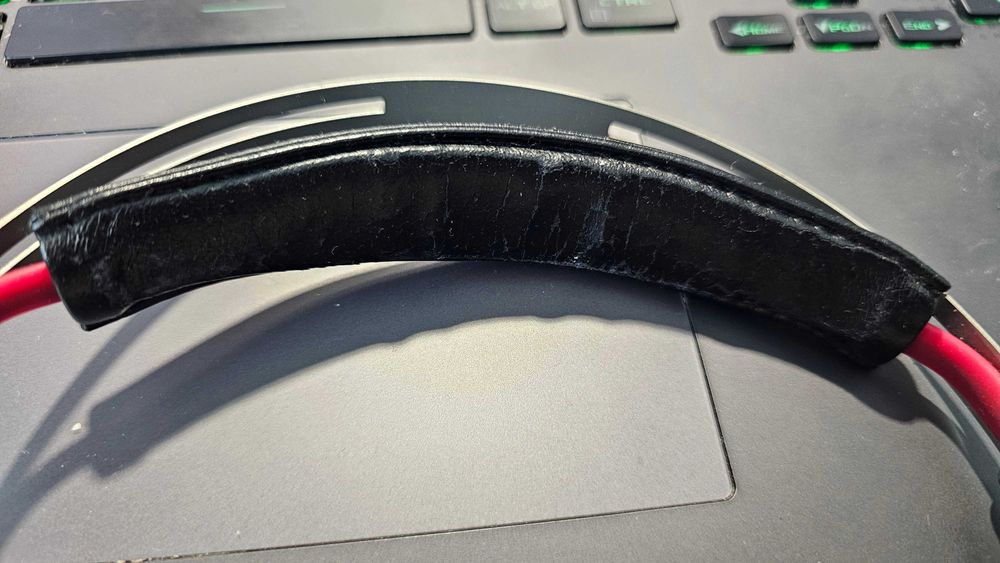 Bluetooth Слушалки с микрофон Plantronics Voyager Focus B825