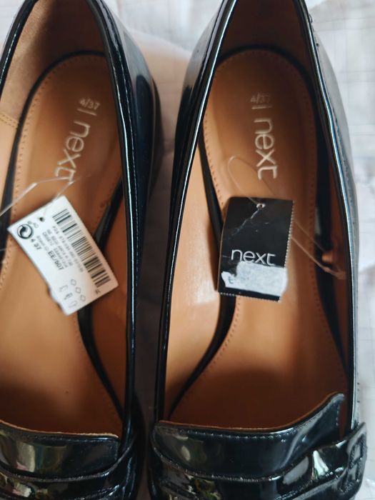 Нови обувки Next