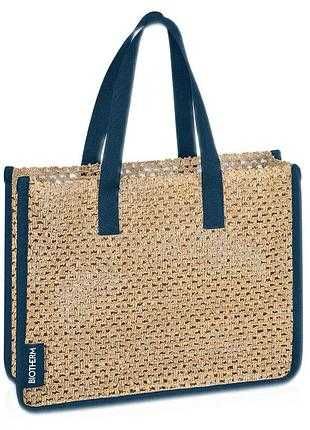 Слънцезащитен флуид и лятна чанта