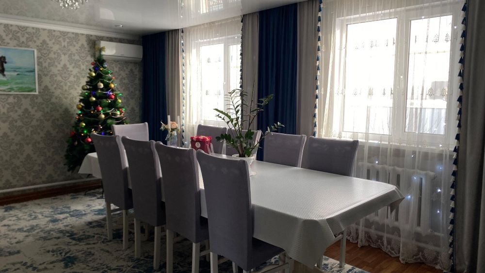 Продается стол и стулья