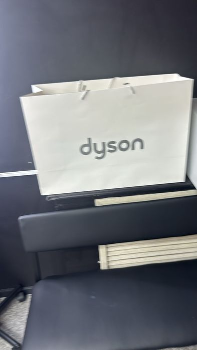 Продам фен Dyson