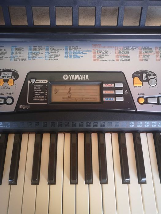 Orgă Yamaha PSR-175 + stativ metalic – stare foarte bună