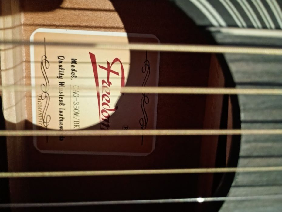 Chitară acustică