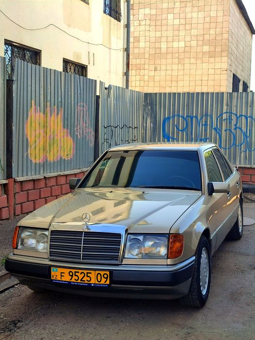 Мерседес W124 в отличном состоянии