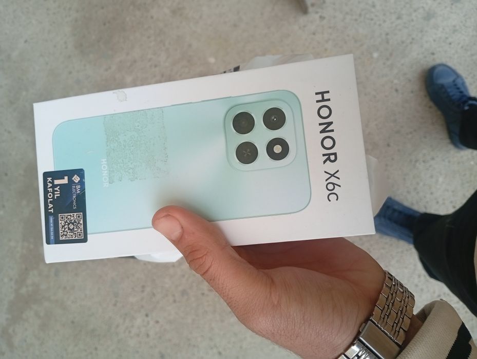 Yangi telefon sotiladi tezda