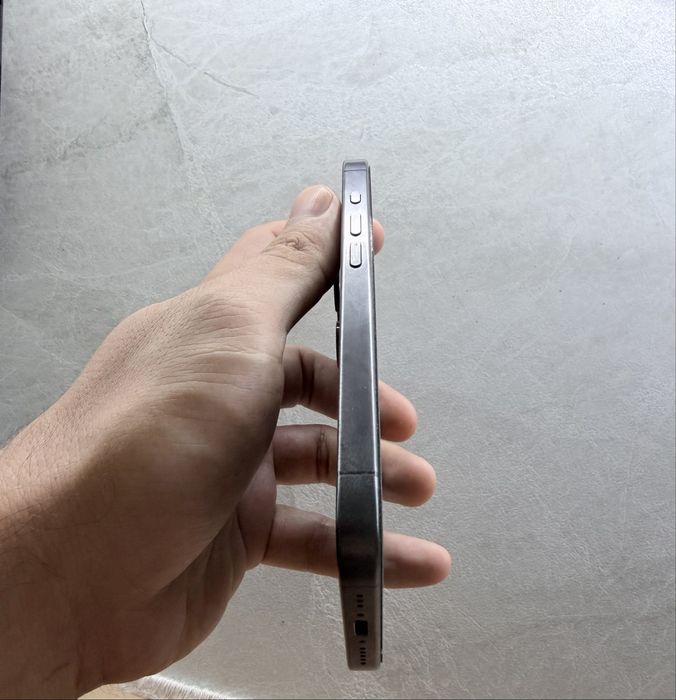 Apple Iphone 15 Pro BLACK 128 GB ideal