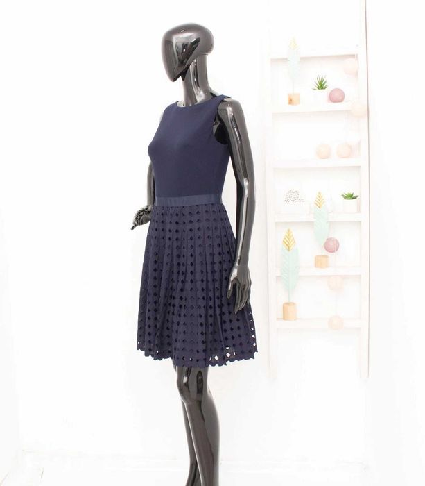 Ralph Lauren оригинална дамска рокля синя с бродирана пола плисе S