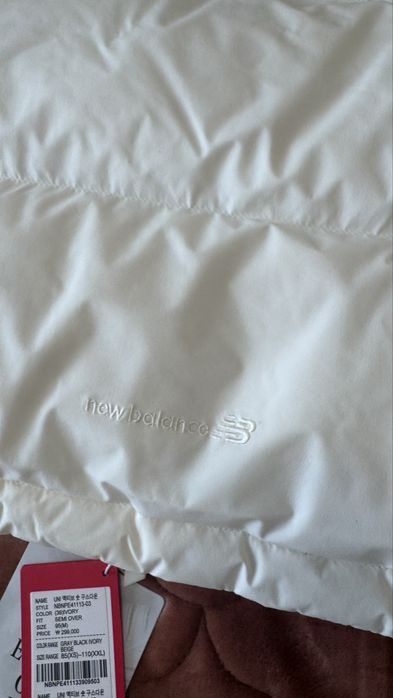 Куртка бренда New balance