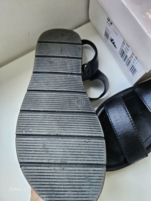 Sandale negre CCC (fete)