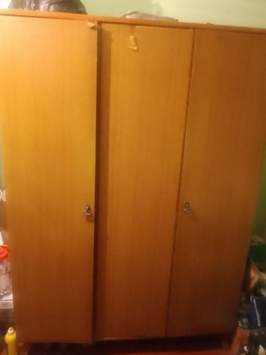Шкаф двухстворчетенный