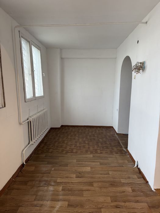 4ком по Абая, 2эт не угловая