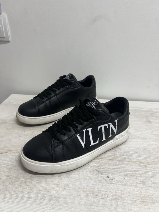 Valentino keda 40 razmer