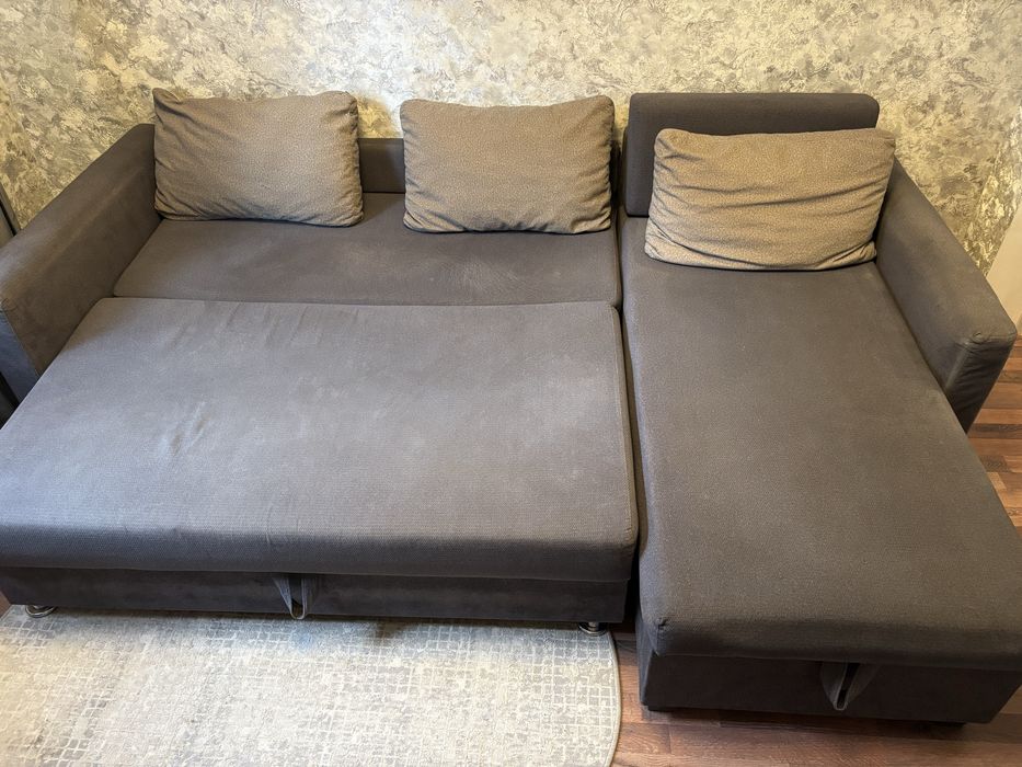 Продам диван  угловой б/у