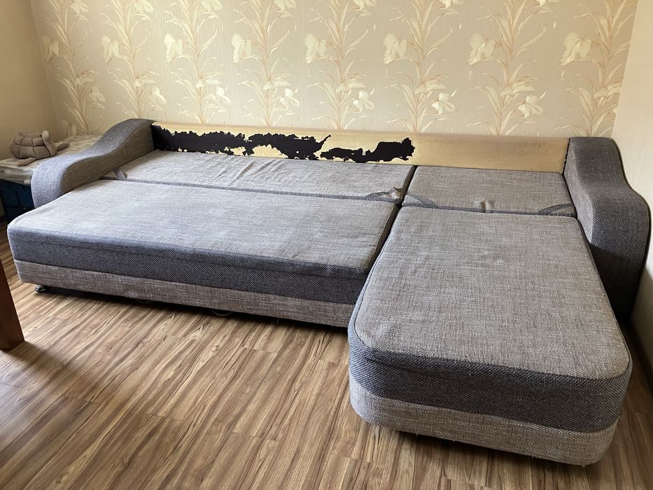 Продам диван.