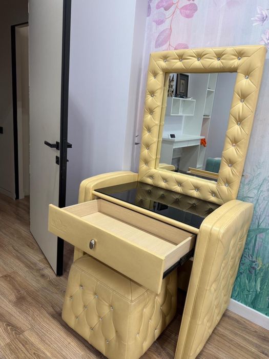 Туалетный столик