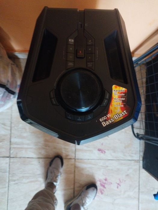 Boxa LG 600 W se aude foarte bine preț 1000 milioane