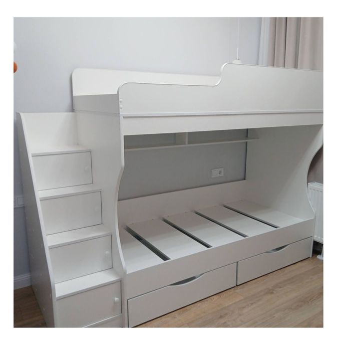 Двухярусная кровать