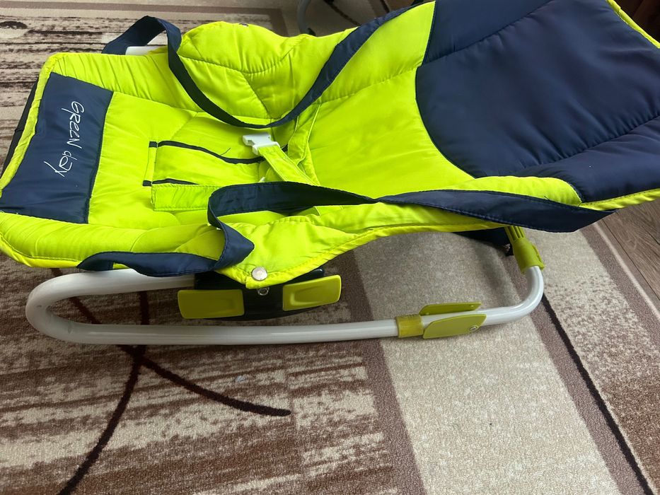 Шезлонг за бебе, люлеещ, легнало и полулегнало положение