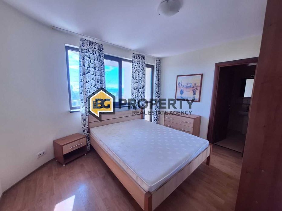 Двустаен апартамент с две бани и две тераси в град Бяла