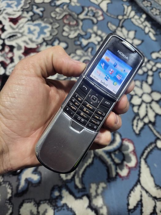 Nokia 8800 classik sotladi