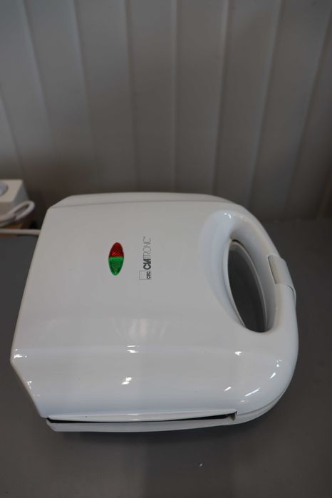 Clatronic Сандвич тостер грил с триъгълни сандвич панели, до 820W