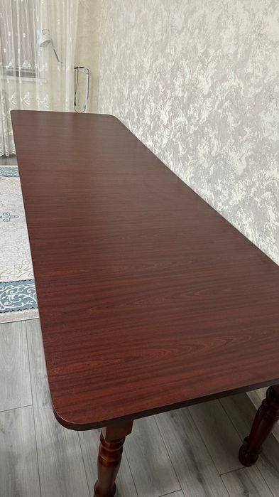 Стол для гостиной