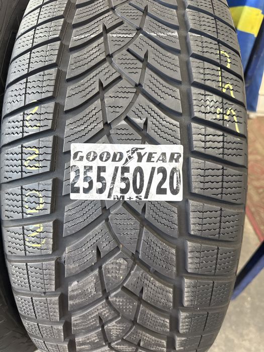 255/50/20 Good Year M+S