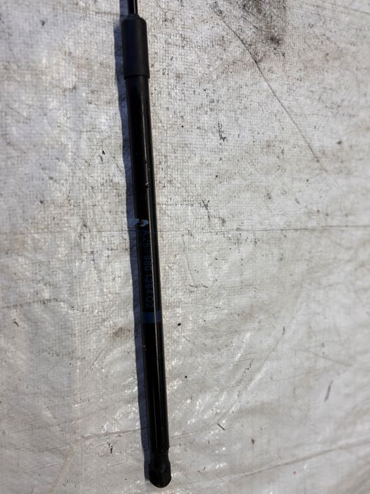 Газов амортисьор за багажник • Mercedes-Benz GLC