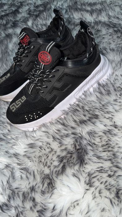 Adidasi marimea 43 pret foarte bun!