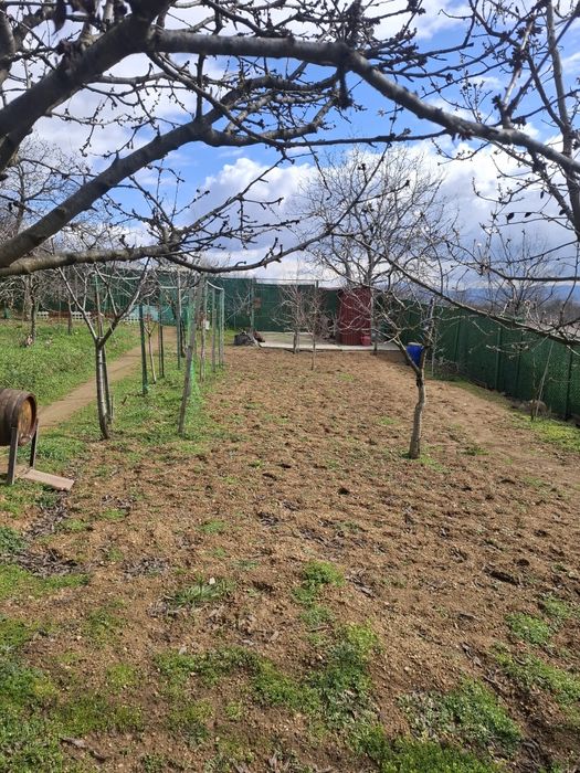 Вила в чертите на гр.Казанлък над бензиностанция лукойл