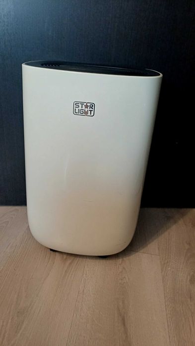 Vând dezumidificator