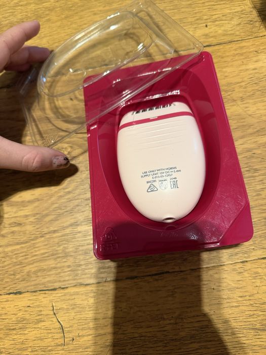 Продавам епилатор на Philips