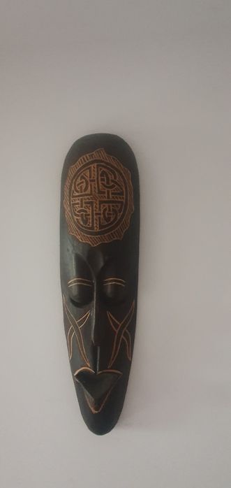 Vând colecție măști lemn