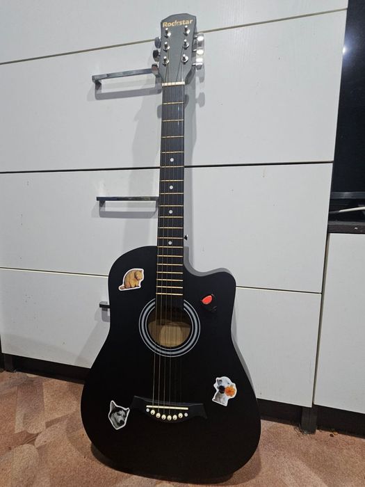 Продам классическую гитару