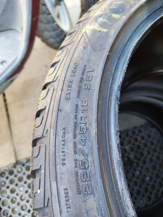 4 бр зимни 225/45/18 Goodyear